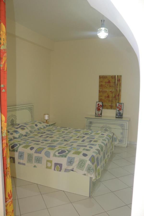 Appartement Julia Au Centre Ville Agadir Dans Residence Borj Dalat Exterior foto
